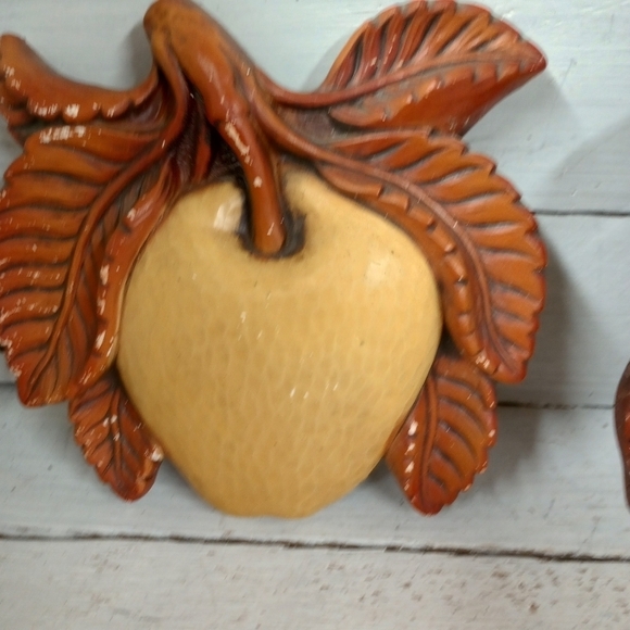 Vintage 1967 by Miller Studio Chalk Ware Yellow Apple and Pear, Wall Hanging - Picture 3 of 10